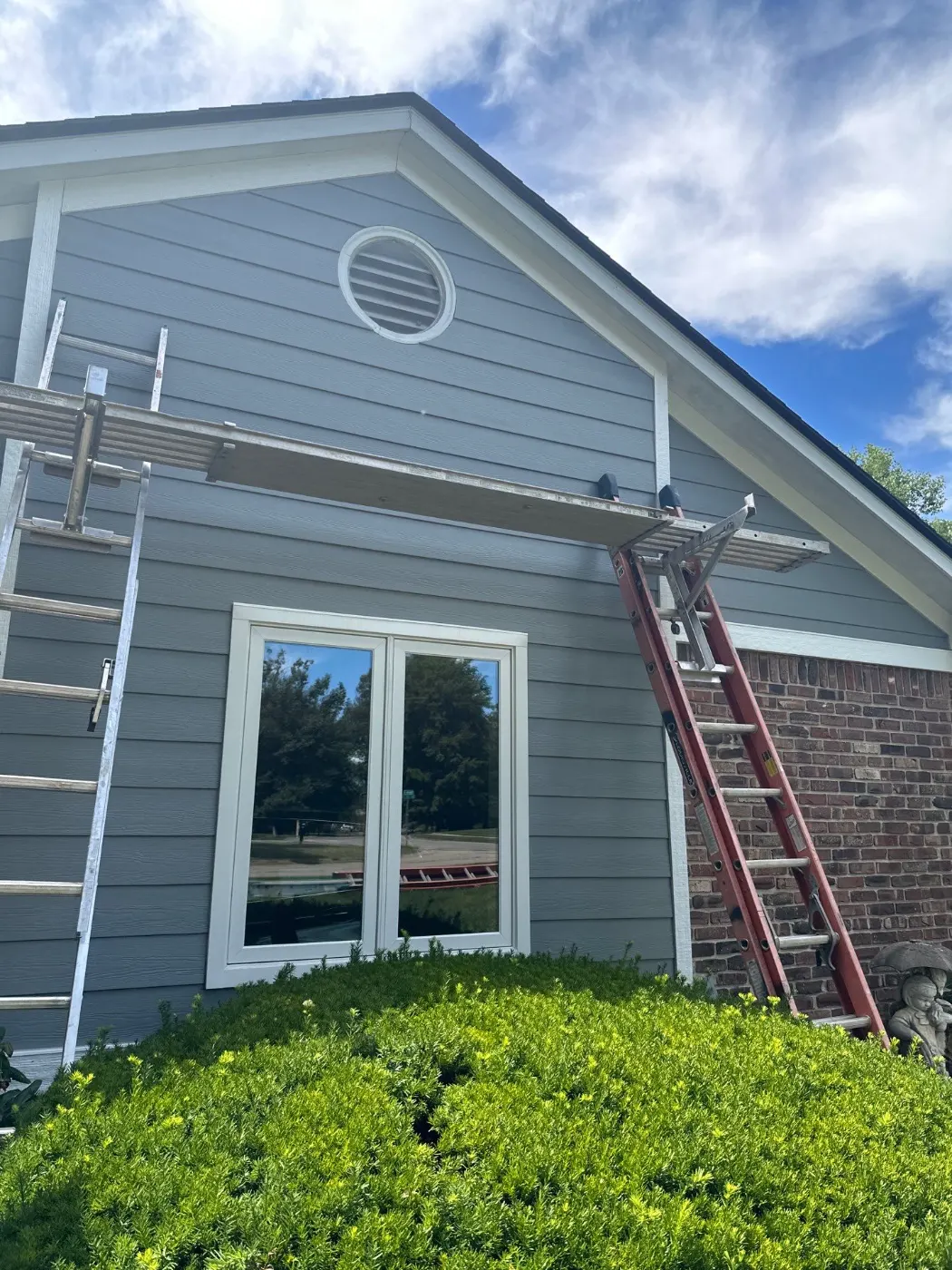 Fiber cement siding installed on a Sandpiper Lakes home